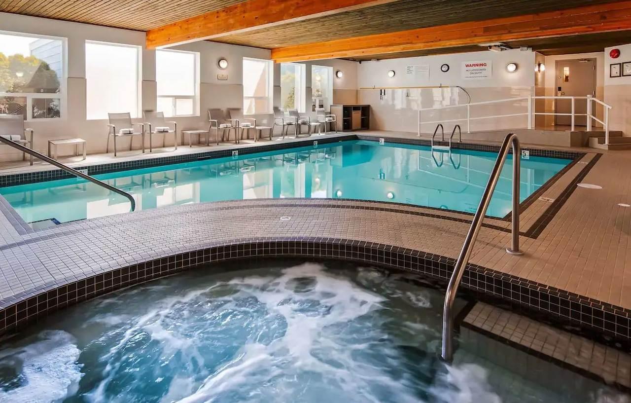 Best Western Plus Country Meadows Inn Aldergrove Екстер'єр фото
