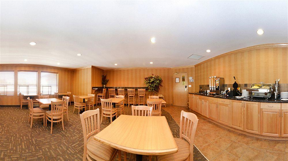 Best Western Plus Country Meadows Inn Aldergrove Екстер'єр фото